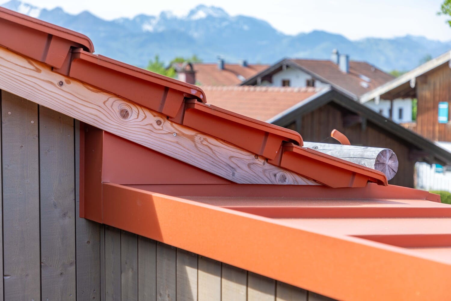 Mehrfamilien Holzhaus in Übersee, Chiemgauloft, Ferienwohnung, Dachterrasse, Bedachung
